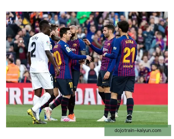 西甲球队大名单更新，备受关注球员状态分析与阵容深度探讨