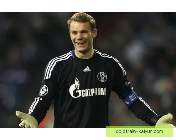 诺伊尔门将历史地位分析：当代最佳门将之一，表现稳健引发广泛关注